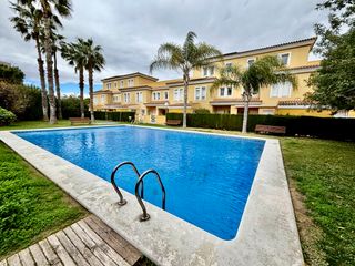 Semi detached house  Avenida pintor fernando soria