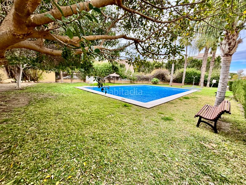 Foto c33fc6a0-d09b-4e31-97a2-e7df30f9ffcf. Casa adosada en Alicante golf Alicante