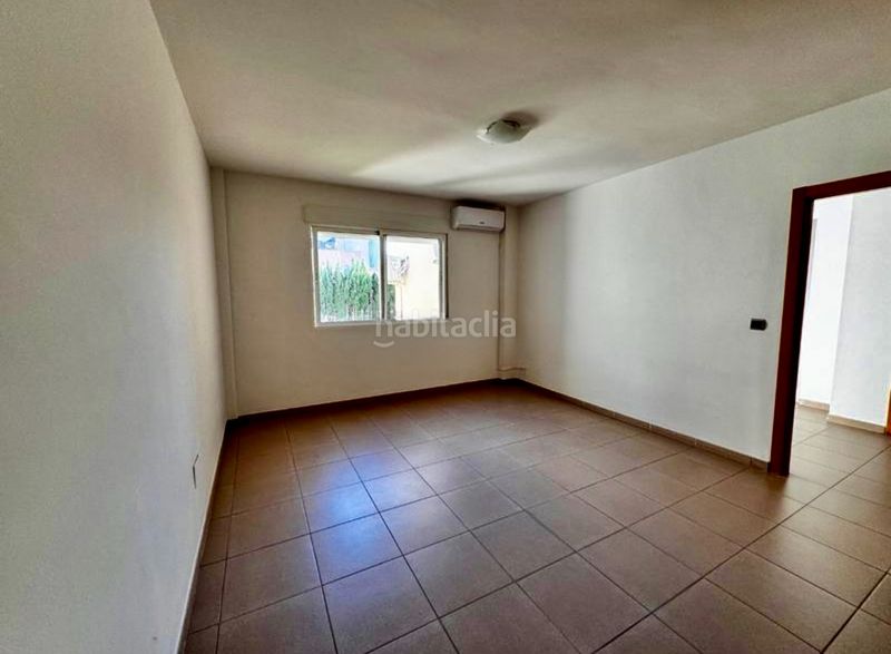 Foto be6a5694-7cd7-43f7-bae5-1b2fb7d1f3ef. Xalet amb aparcament piscina a Busot