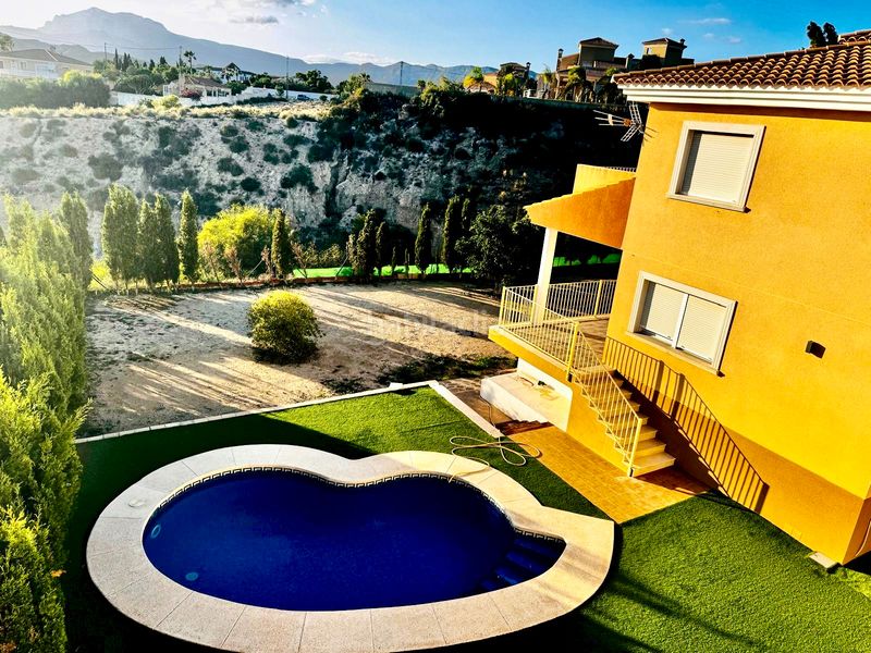 Foto cafba8b1-5277-407f-adb0-a14347de9a9f. Xalet amb aparcament piscina a Busot
