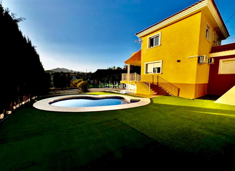 Foto fc09522c-ede1-43d6-88b7-5ba56b787d96. Xalet amb aparcament piscina a Busot
