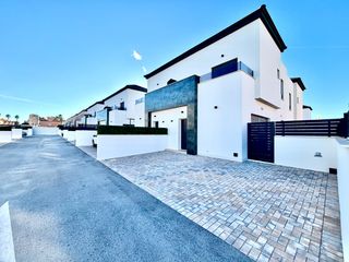 Chalet in Monte y Mar