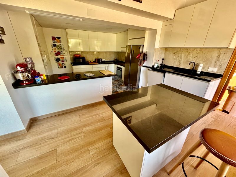 Foto 16c318e0-f8a4-4005-94df-84642cdb827b. Xalet amb xemeneia calefacció aparcament piscina a Mutxamel