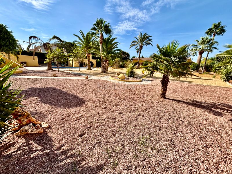 Foto 2f25e3ee-9062-47c5-905e-ebe960f18230. Xalet amb xemeneia calefacció aparcament piscina a Mutxamel