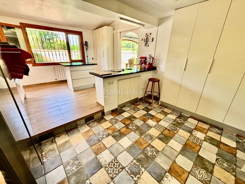 Foto 764c8bf2-a206-4857-a3ec-ee83b8f322e2. Xalet amb xemeneia calefacció aparcament piscina a Mutxamel