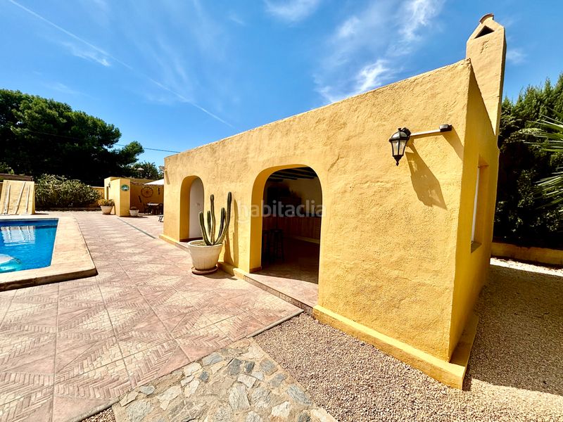 Foto 9cebf158-3b2a-402b-a757-334ddb562e79. Xalet amb xemeneia calefacció aparcament piscina a Mutxamel