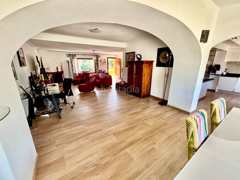 Foto b6daf3f2-fd32-4eee-8fb9-a4067554fbb8. Xalet amb xemeneia calefacció aparcament piscina a Mutxamel