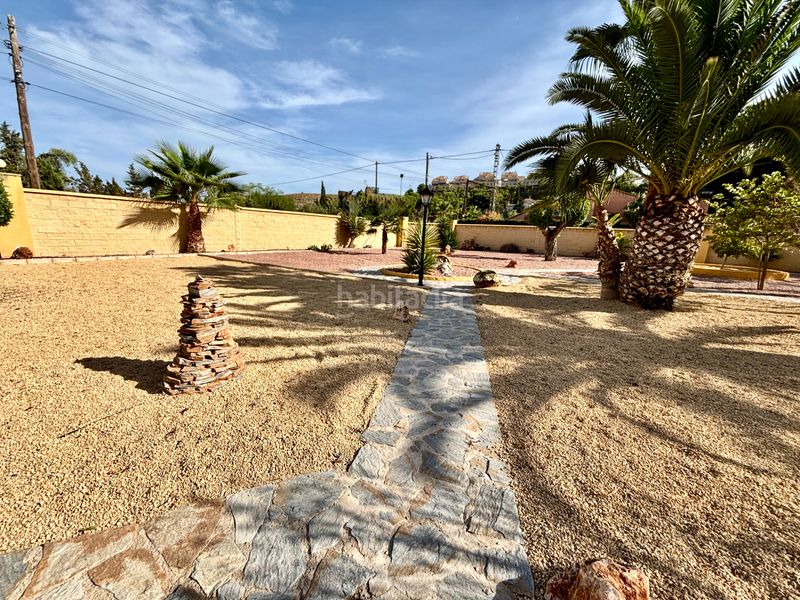 Foto c68f6305-b26e-40f9-b0f4-f70071806c5b. Xalet amb xemeneia calefacció aparcament piscina a Mutxamel