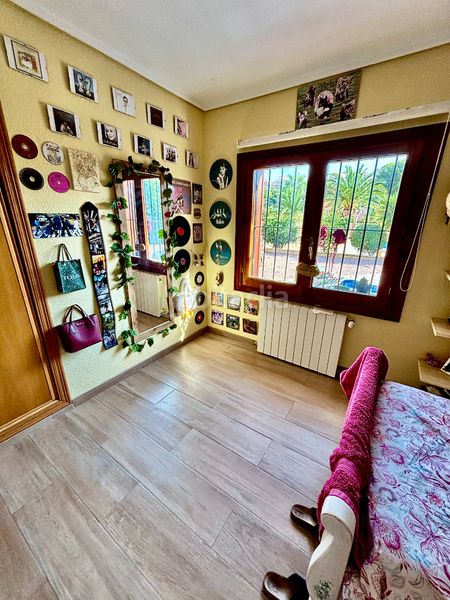 Foto ff176bb6-2e9f-4516-bd7b-48223ba1fef5. Xalet amb xemeneia calefacció aparcament piscina a Mutxamel