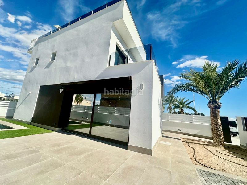 Foto 3f20c9c0-f8de-41d2-a33a-2de682b48bf8. Chalet en La Marina Elche / Elx