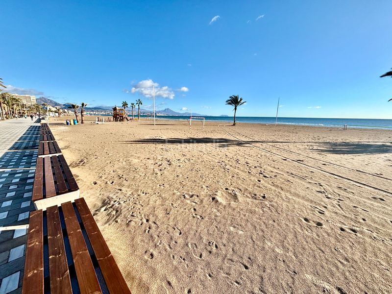 Foto b21ac7b1-6f20-47cd-8a97-91666ffa42b5. Piso en avenida de niza 37 en PAU 5 Alicante