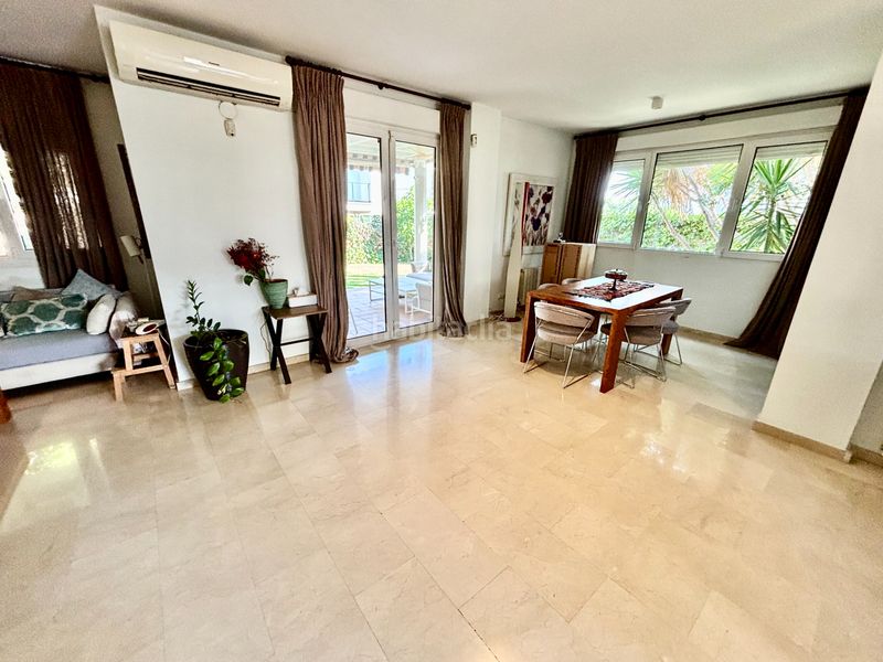 Foto 8e8d253b-43d0-4510-a1df-a18309c37f64. Casa adossada amb calefacció aparcament piscina a San Juan de Alicante