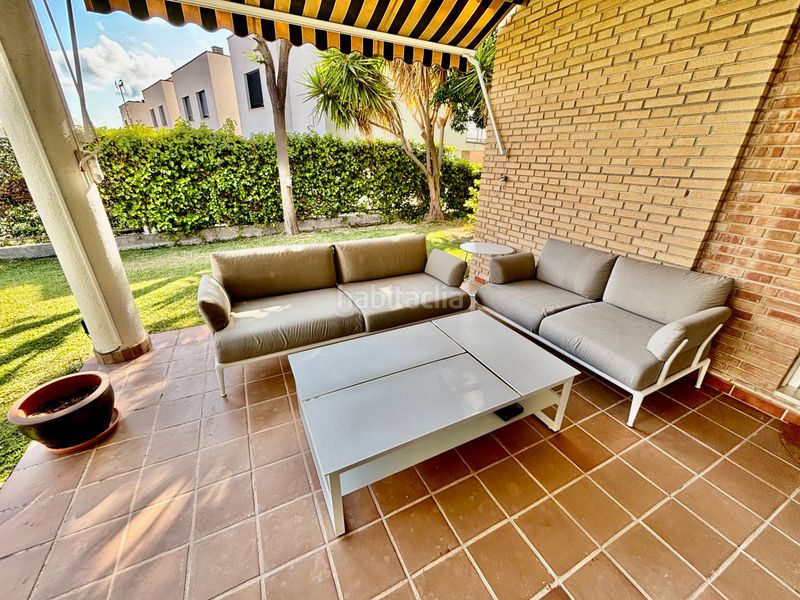 Foto 91b849ee-4ff7-4ea7-8252-e3a9d6a544bf. Casa adossada amb calefacció aparcament piscina a San Juan de Alicante