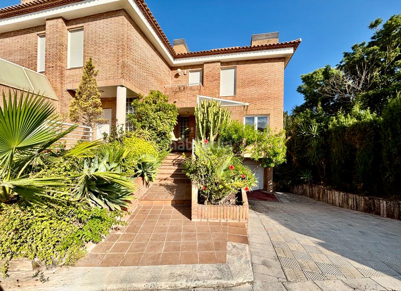 Foto 9a21ffd5-9380-45c0-850e-7327d6ffae9d. Casa adossada amb calefacció aparcament piscina a San Juan de Alicante