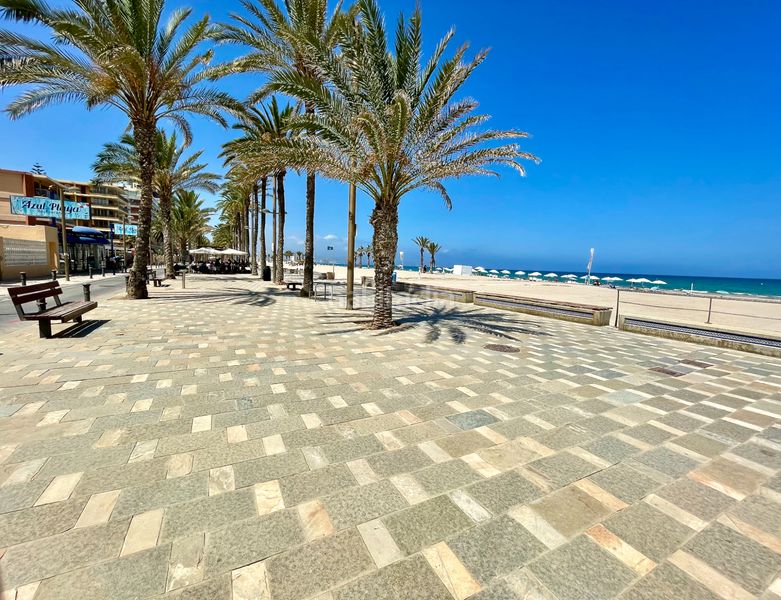 Foto a81bf17a-0a3e-4ee4-b44b-20a56f9ce52c. Pis amb aparcament a Playa de San Juan Alicante
