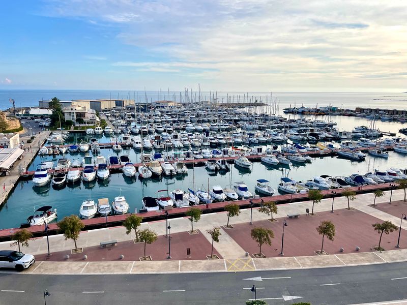 Foto 118e9bf3-1d90-4786-b3b5-8a7d5522a3da. Pis a Campello Playa Campello (el)