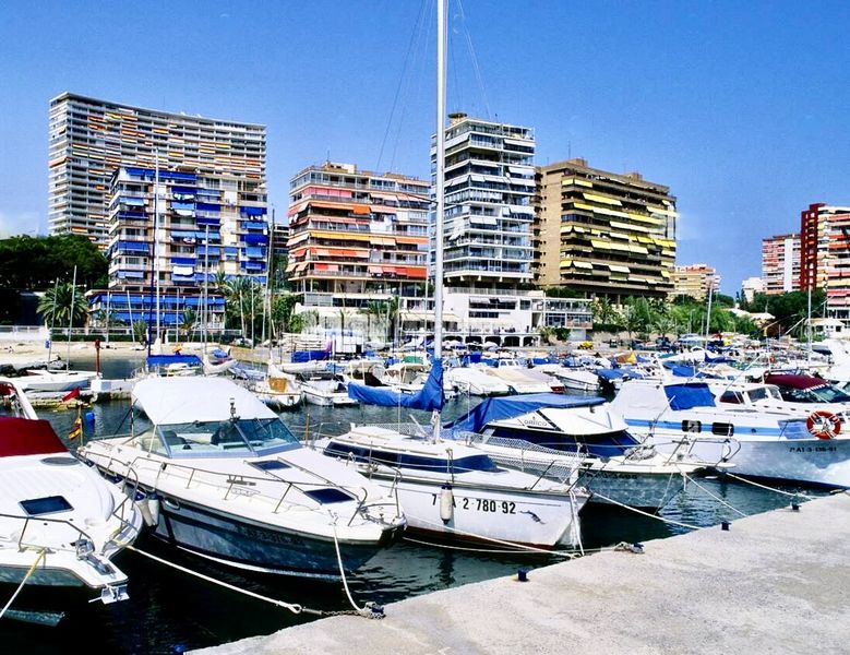 Foto efb32b50-0262-43cd-803e-bbdfcc291045. Pis a Albufereta Alicante