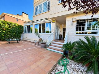 Casa aparellada  Avinguda de la costa blanca
