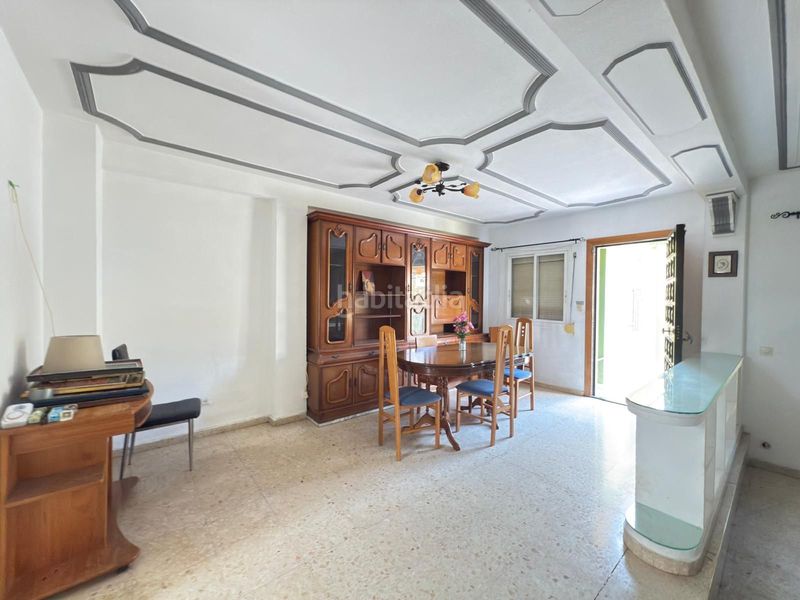 Foto b8ff8273-aaff-45b8-82de-2ac8397e1908. Casa adossada amb piscina a Los Boliches Fuengirola