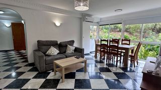 Apartament  Los juncos. Piso en venta  en segunda línea de playa con licencia vacacional