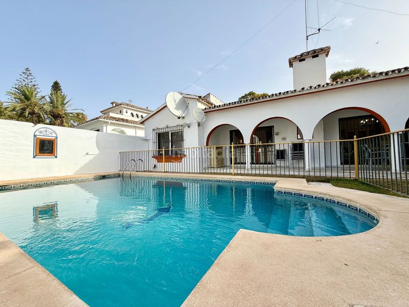 Foto 83affdb6-d7a1-48e5-a7b9-a9b35e5aaf32. Casa amb calefacció aparcament piscina a Las Brisas Marbella