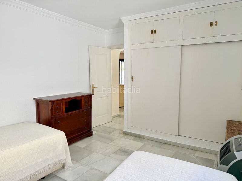 Foto b1982182-c1e6-496e-8997-151d467f5816. Casa amb calefacció aparcament piscina a Las Brisas Marbella