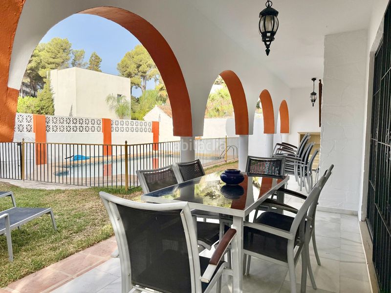Foto b5cb5383-f832-410c-9264-3d672e26334b. Casa amb calefacció aparcament piscina a Las Brisas Marbella