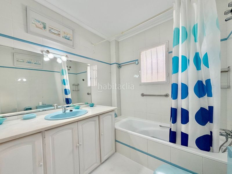 Foto c1c1f5f0-5b5e-4417-bf3e-c59258d3fb77. Casa amb calefacció aparcament piscina a Las Brisas Marbella