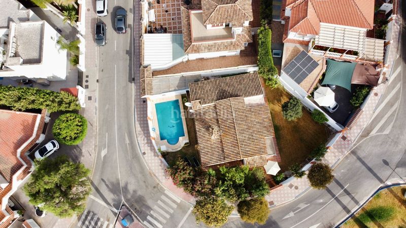 Foto d2927411-fb09-4cbf-ab21-05f456013a39. Casa amb calefacció aparcament piscina a Las Brisas Marbella
