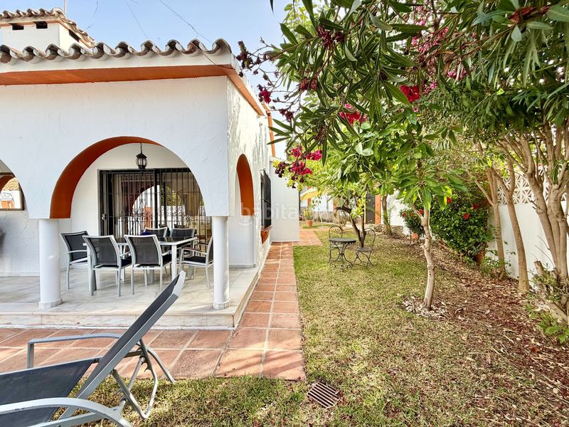 Foto dab1c7bc-fb51-406c-8d59-a29064562692. Casa amb calefacció aparcament piscina a Las Brisas Marbella