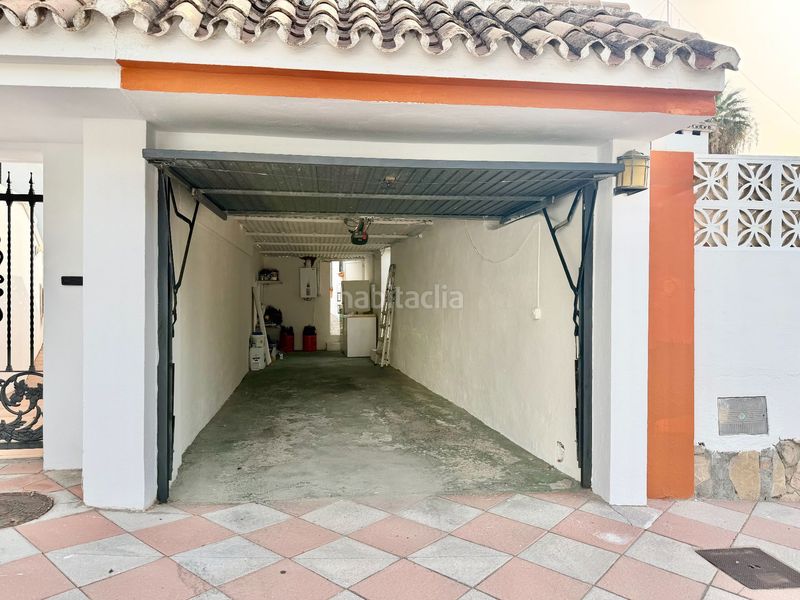 Foto edd510da-45fa-48d2-808f-828dd13b207f. Casa amb calefacció aparcament piscina a Las Brisas Marbella