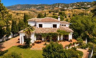 Masia  Pueblo valtocado. Finca rústica con dos viviendas y cuadra en valtocado
