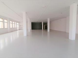 Nau industrial a Eixample. Centro.   local en 1 planta  de 391 m2 , ideal para cualquier ti