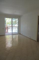 Affitto Appartamento in Centre. Piso muy centrico y bien comunicado de 3 habitaciones,una de ell