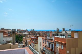 Casa a Cerdanyola Nord. Se vende magn�fica casa en cerdanyolaplaza canyamars, descubre e