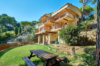 Maison à Urbanitzacions. Can cabot.  espectacular casa con piscina y vistas panorámicas!g