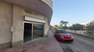 Locale commerciale in Las Marinas. Local com. en venta en garrucha, 2 despachos.