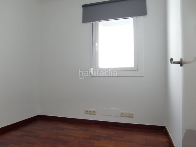Foto 74a3c932-fdb7-4b75-b781-2eec407ca530. Àtic amb calefacció a Riu Nord Santa Coloma de Gramenet