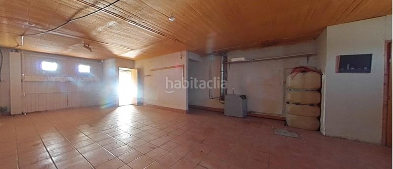 Foto 686e9137-8515-4a75-9f24-356679a7ad67. Casa adossada amb calefacció aparcament a Linyola