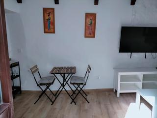 Masia a Ubrique. Casa rural reformada y amueblada en pleno casco antiguo.