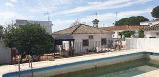 Xalet a Arcos de la Frontera. Chalet con terreno y piscina.