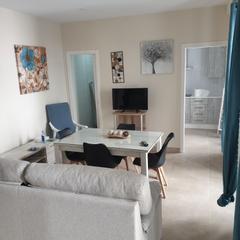 Dúplex a Ubrique. Casa tipo dúplex nuevo con excelentes materiales y en pleno cent