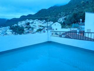 Casa a Ubrique. Casa de pueblo con terrazas y vistas espectaculares a la sierra.