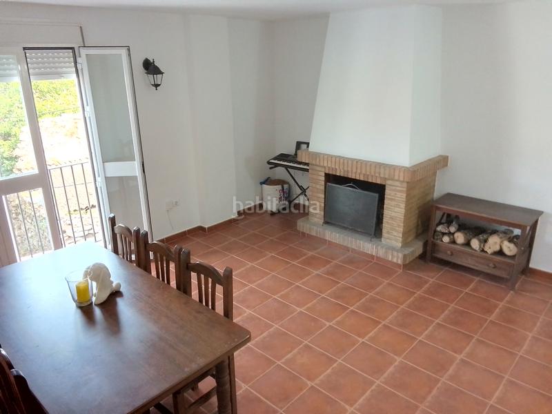 Foto 6c74d7c6-ff35-489f-8236-1e4fab9fea8e. Maison jumelée avec cheminée dans Benaocaz