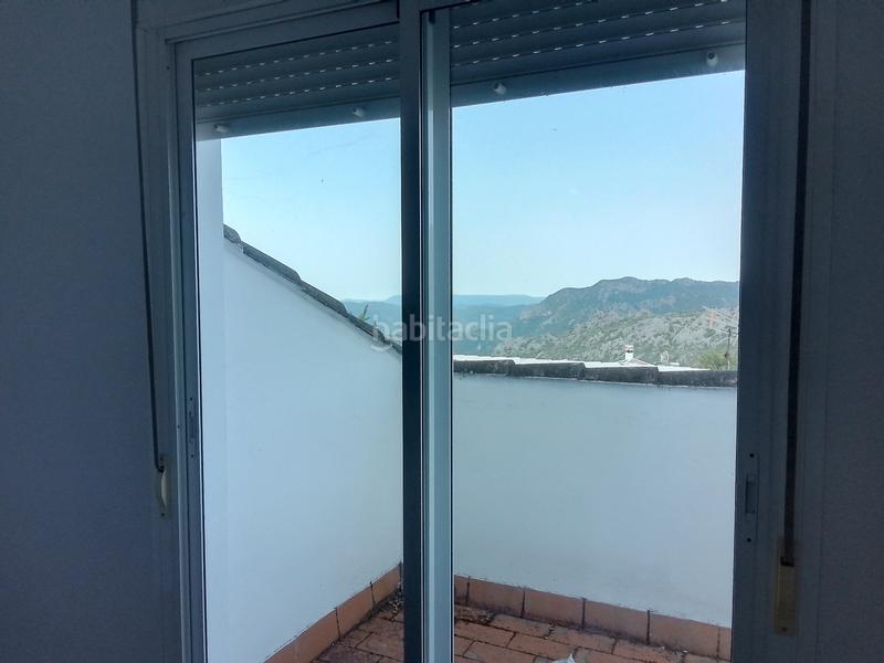 Foto c7de71b7-c53b-439c-bf8b-bc4e868f0bba. Maison jumelée avec cheminée dans Benaocaz