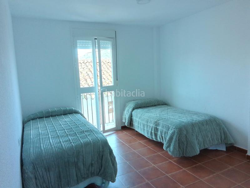 Foto fbdc9448-e737-4ed9-927e-eb038cc7bbe4. Maison jumelée avec cheminée dans Benaocaz