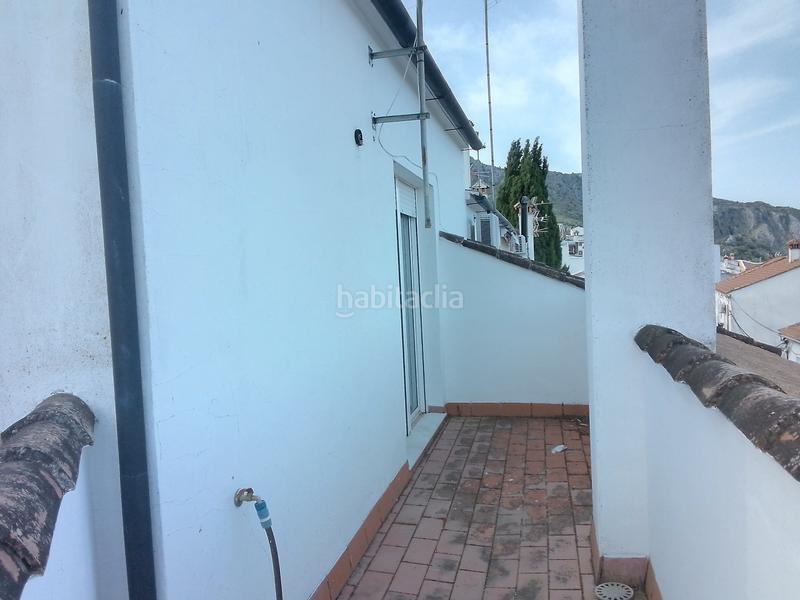 Foto fd085d80-47c2-4f4a-b7ca-c1637e4efed7. Maison jumelée avec cheminée dans Benaocaz