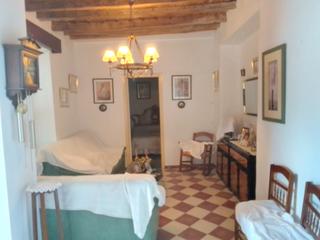 Bauernhof in Villaluenga del Rosario. Casa tradicional con enorme patio andaluz.