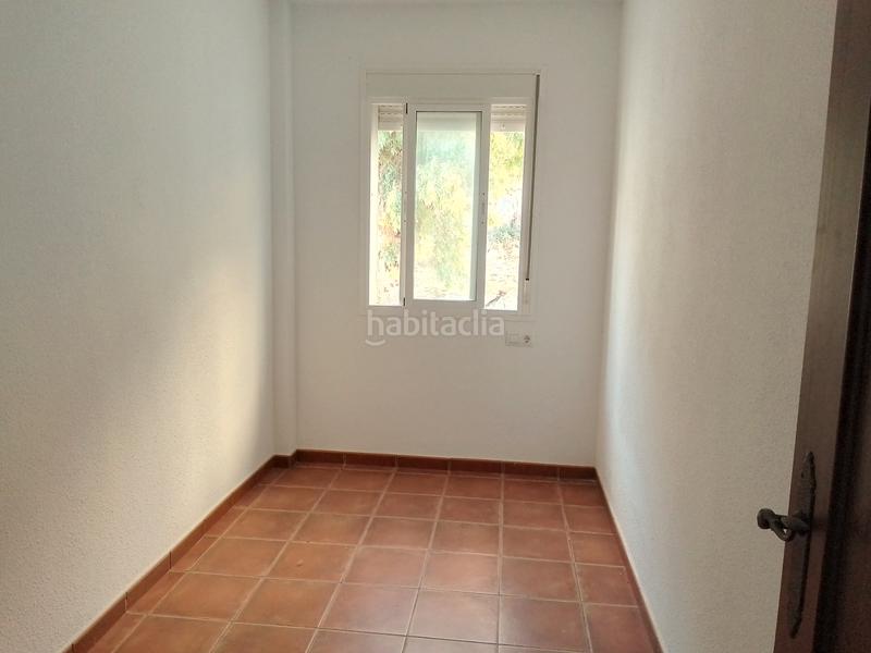 Foto 08765014-8c4b-4d8a-b3bb-b9332ac53451. Casa adossada amb xemeneia a Villaluenga del Rosario