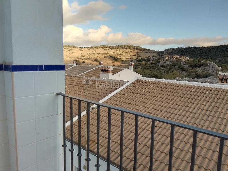 Foto ed7a47af-28f0-4b25-ac56-aef926d31916. Casa adossada amb xemeneia a Villaluenga del Rosario